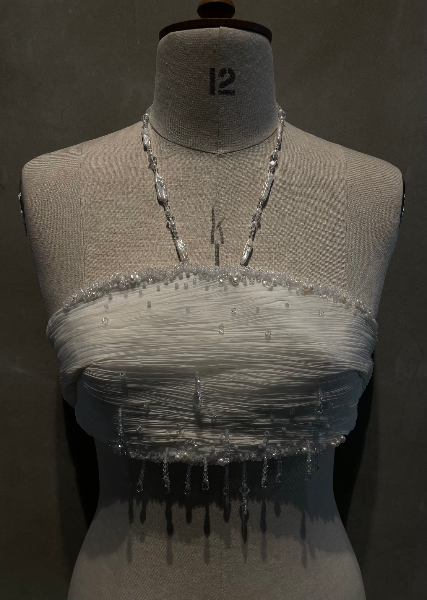 Yuki-Onna pleated top