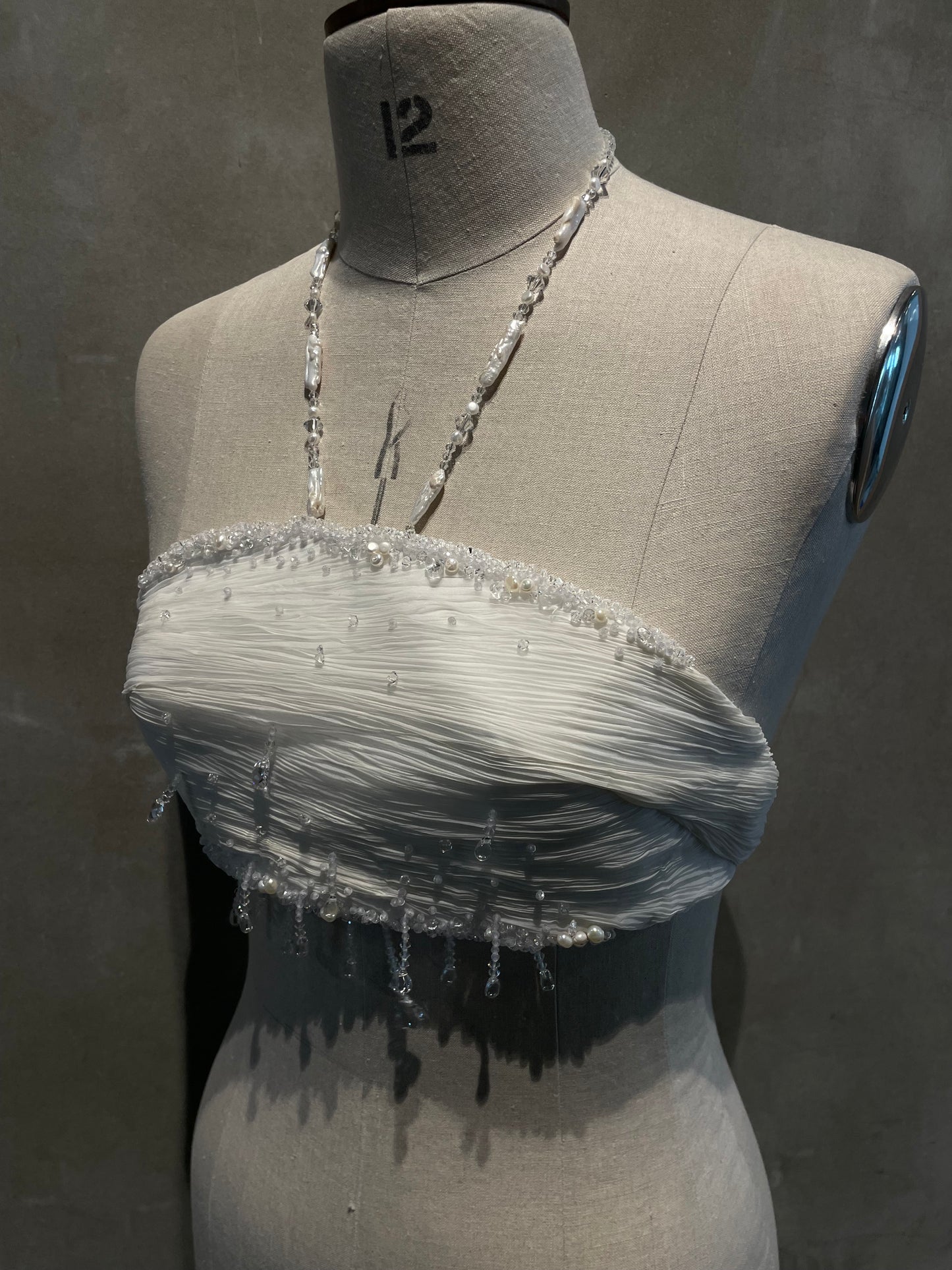 Yuki-Onna pleated top