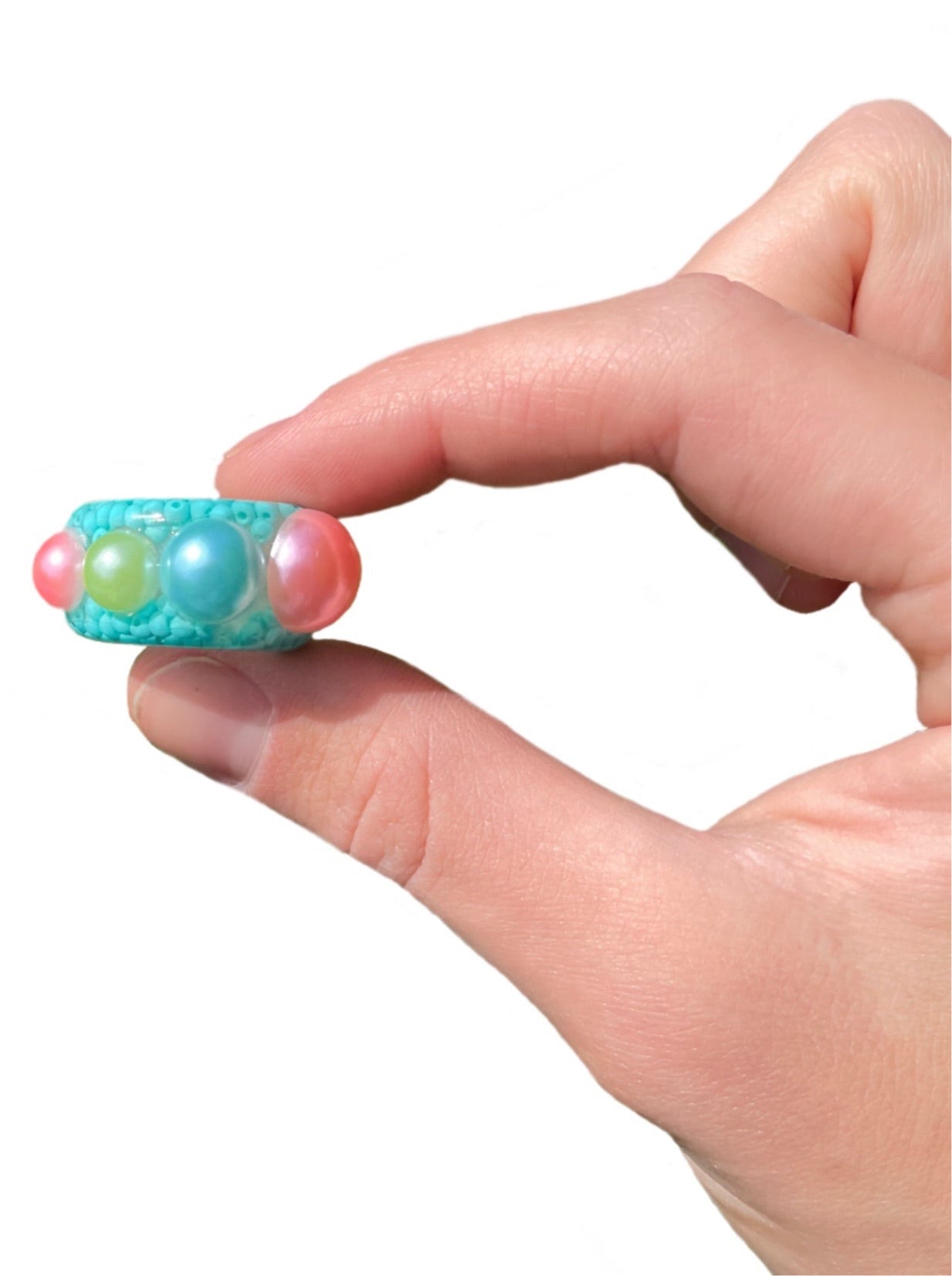 Bubble gum bead ring