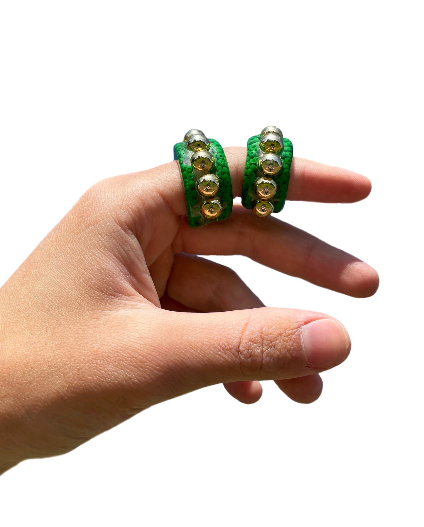 Green dotted gold bead ring set