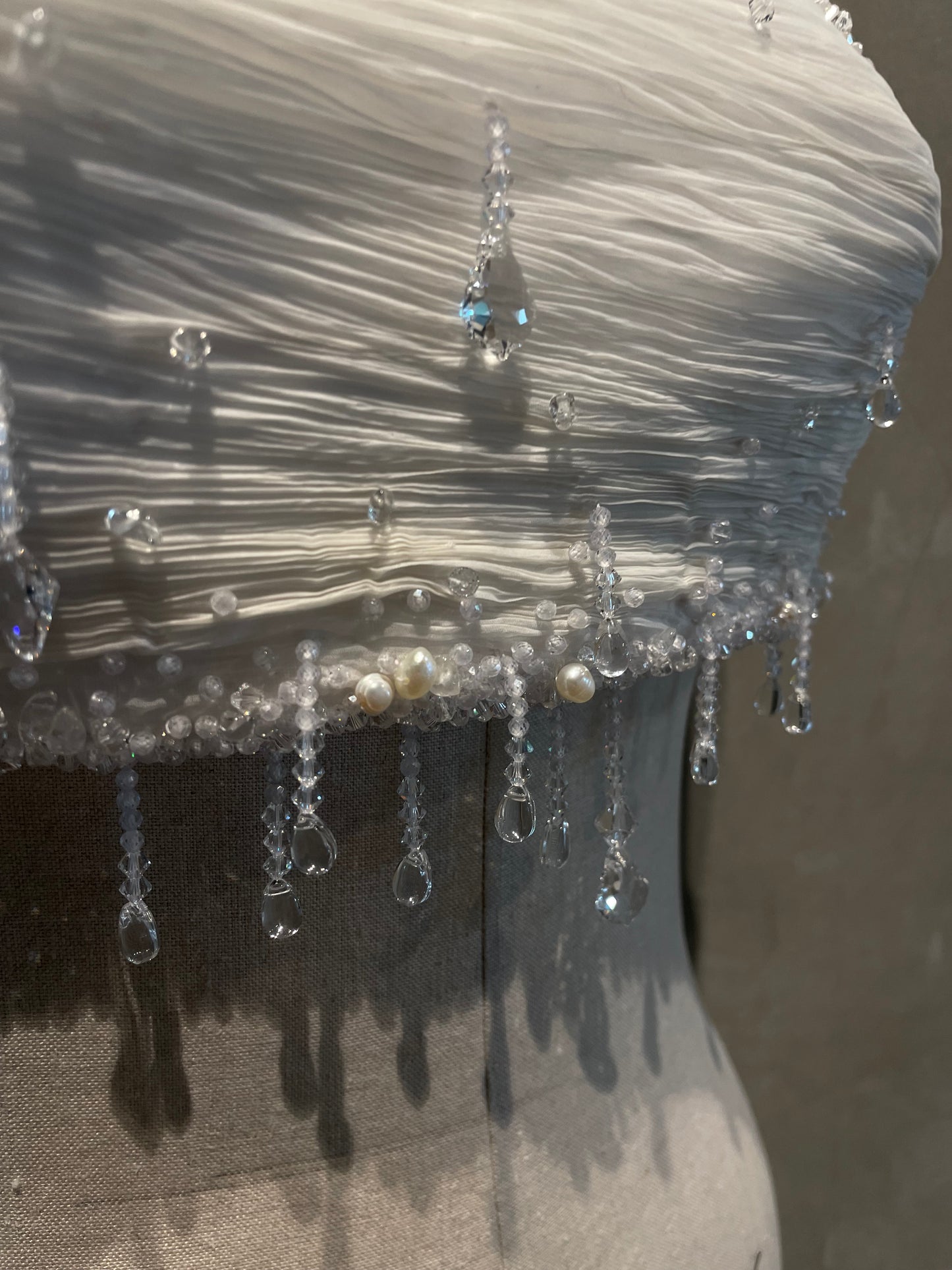 Yuki-Onna pleated top